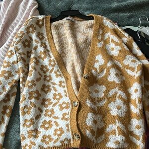 Flower print sweater